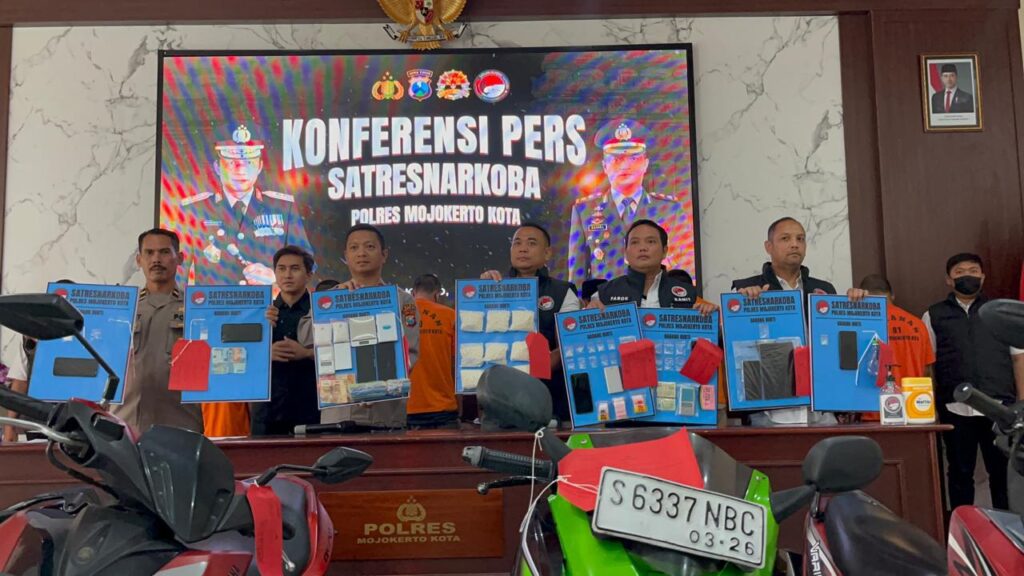 Polres Mojokerto Berhasil Meringkus 8 pelaku Kasus Narkotika, 217,58 gram Sabu Serta 8.450 Pil Koplo berhasil disita
