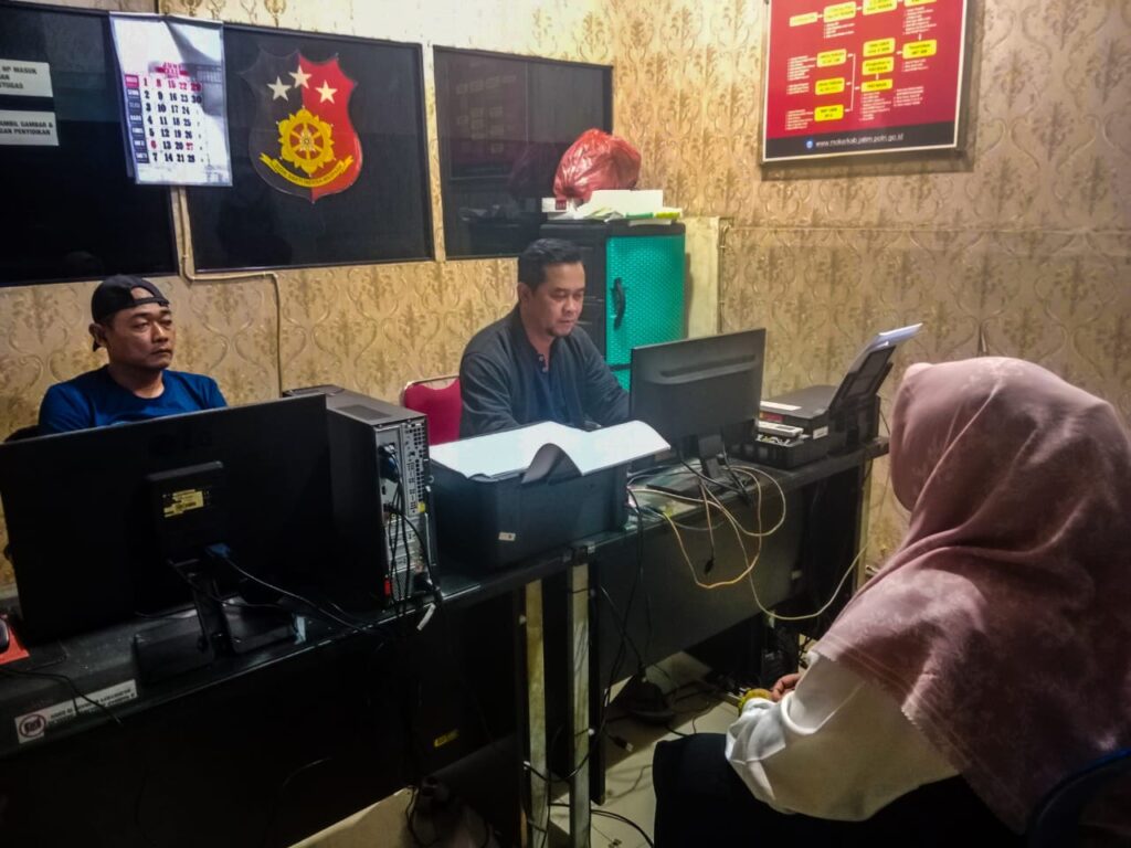 Akibat Percaya Orang Baru Dikenal Melalui Aplikasi TanTan, Wanita Asal Mojokerto Menjadi Korban Penipuan