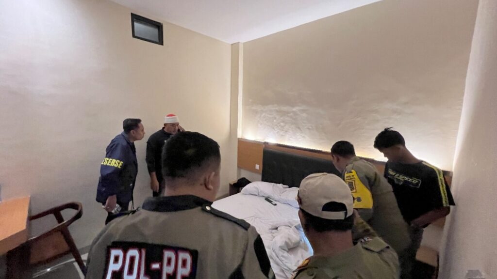 Satpol PP Mojokerto Gerebek Kos dan Penginapan, Lima Pasangan Non-Resmi Terjaring