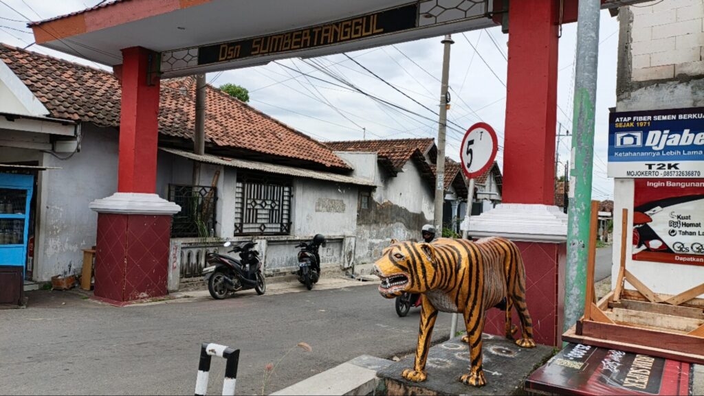 Patung Macan di Mojokerto Viral, Terseret Fenomena Macan Putih Kediri