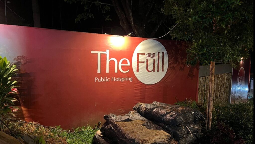 Berendam Air Panas di Kaki Gunung, Ini Daya Tarik The Full Hot Spring Pacet Mojokerto