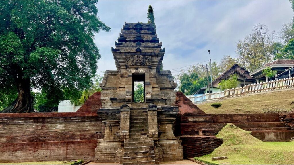 Candi Jedong, Gapura Peninggalan Majapahit di Lereng Gunung Penanggungan