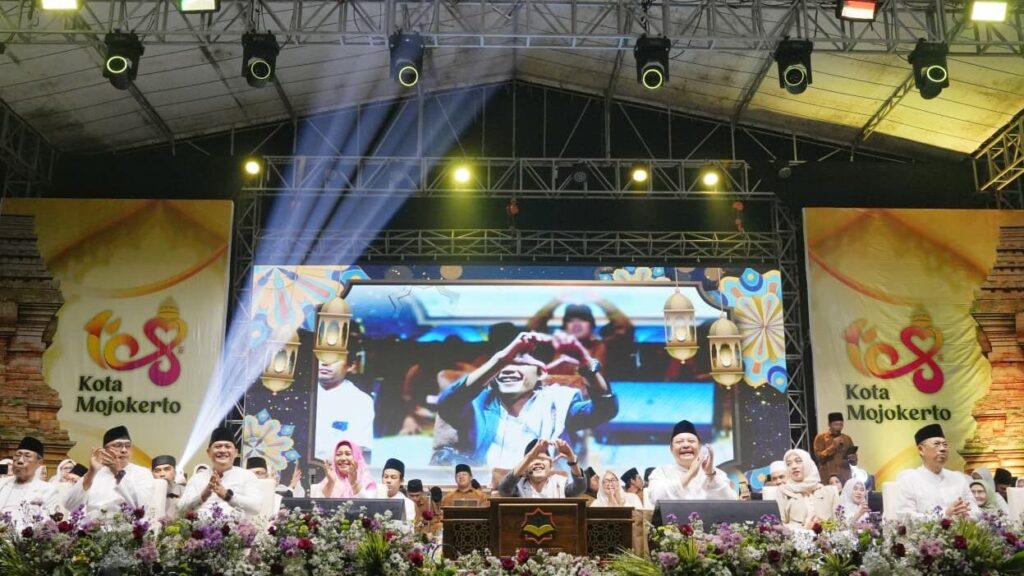 Pengajian Akbar Bersama Gus Iqdam Warnai Peringatan Hari Jadi ke-108 Kota Mojokerto